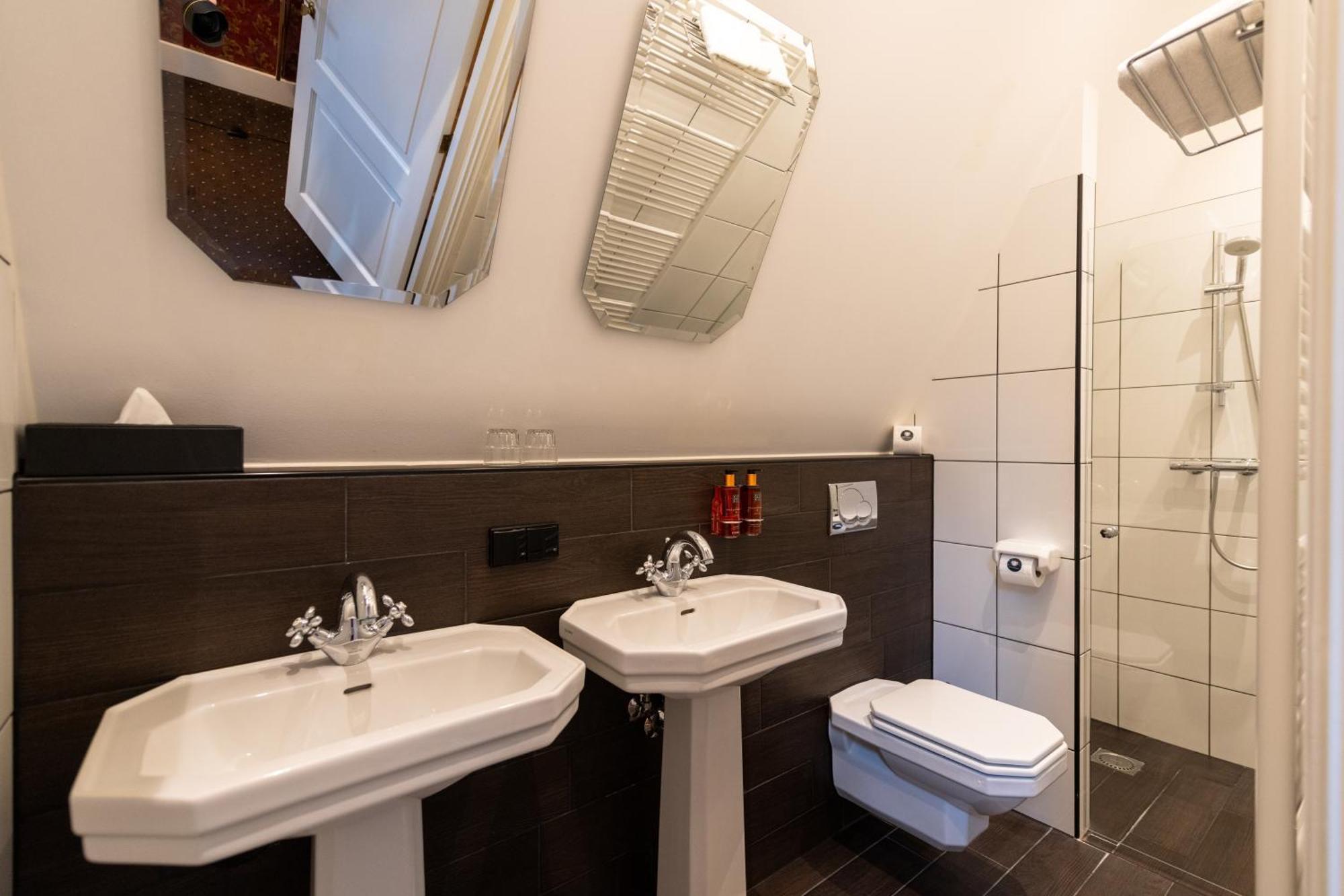 Grand Boutique Hotel-Restaurant Huis Vermeer Девентер Номер фото